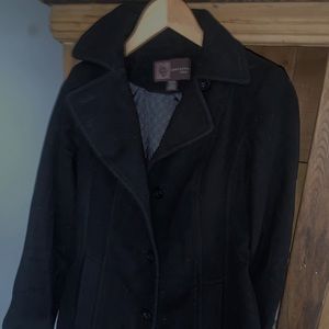 Cashmere blend close fitting black coat mid length
